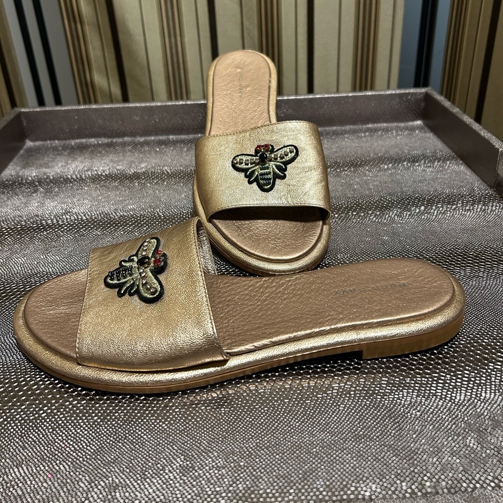 Metallic leather sandal